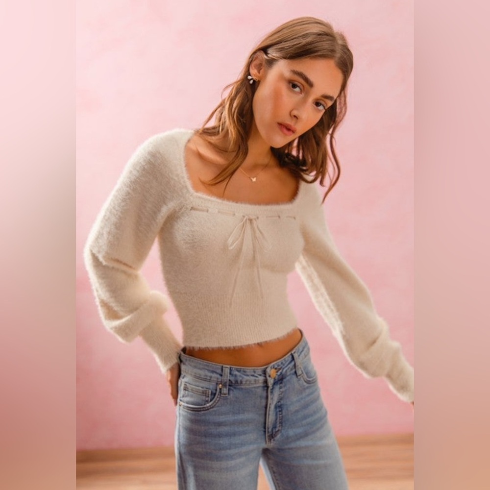 SO ME Elegant Cream Fuzzy Women's Sweater